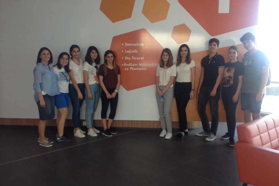 We told high school students about industrial engineering..